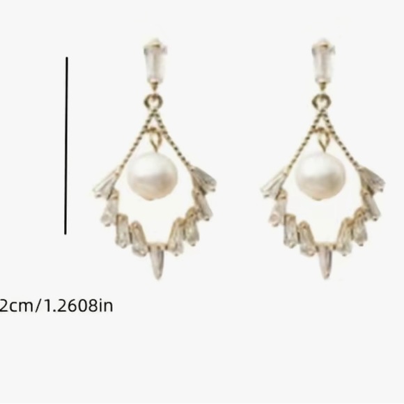 18K gold-plated faux pearl earrings - Picture 4 of 4